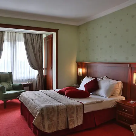 Hotell Elit 4*