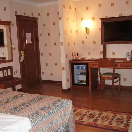 Elit Hotell