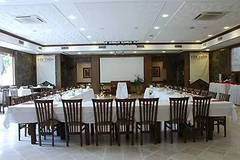 إيليت بالاس