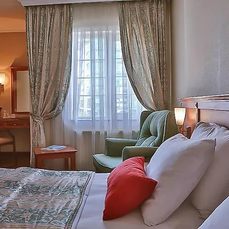 Elit Hotel 4*