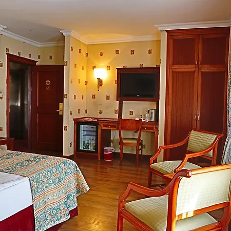 Elit Hotel